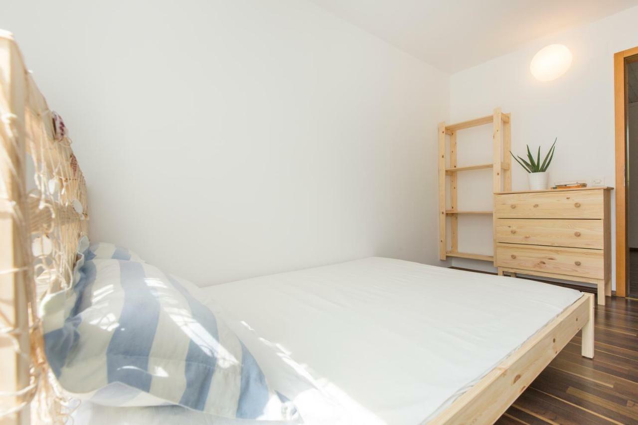 Casa Flora 3-Minutes' Walk From The Beach Novigrad Istria Eksteriør bilde