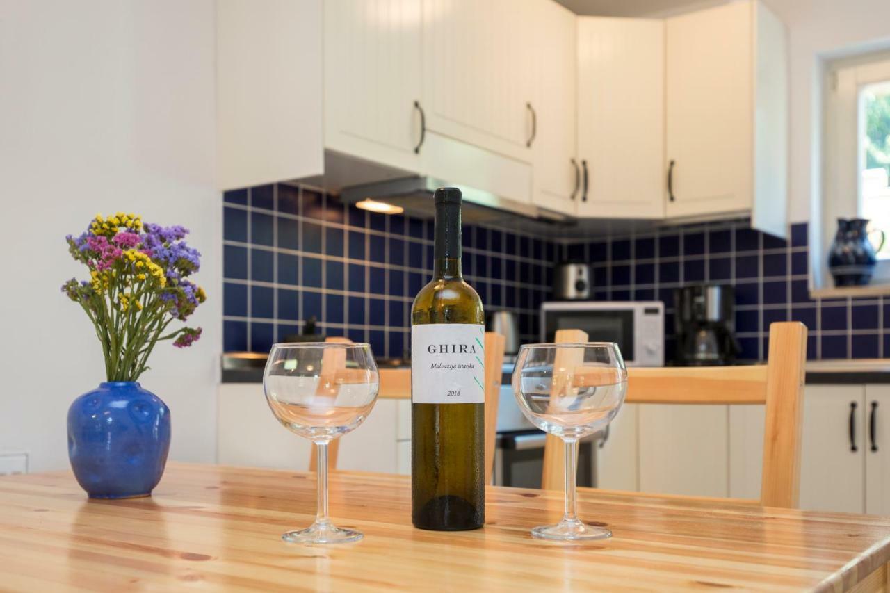 Casa Flora 3-Minutes' Walk From The Beach Novigrad Istria Eksteriør bilde