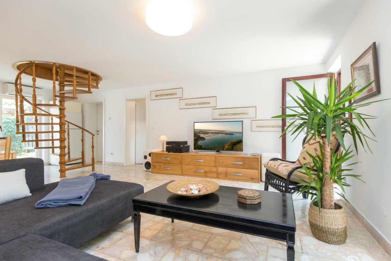 Casa Flora 3-Minutes' Walk From The Beach Novigrad Istria Eksteriør bilde